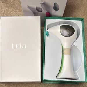 Tria Beauty Hair Removal Laser in White and Green